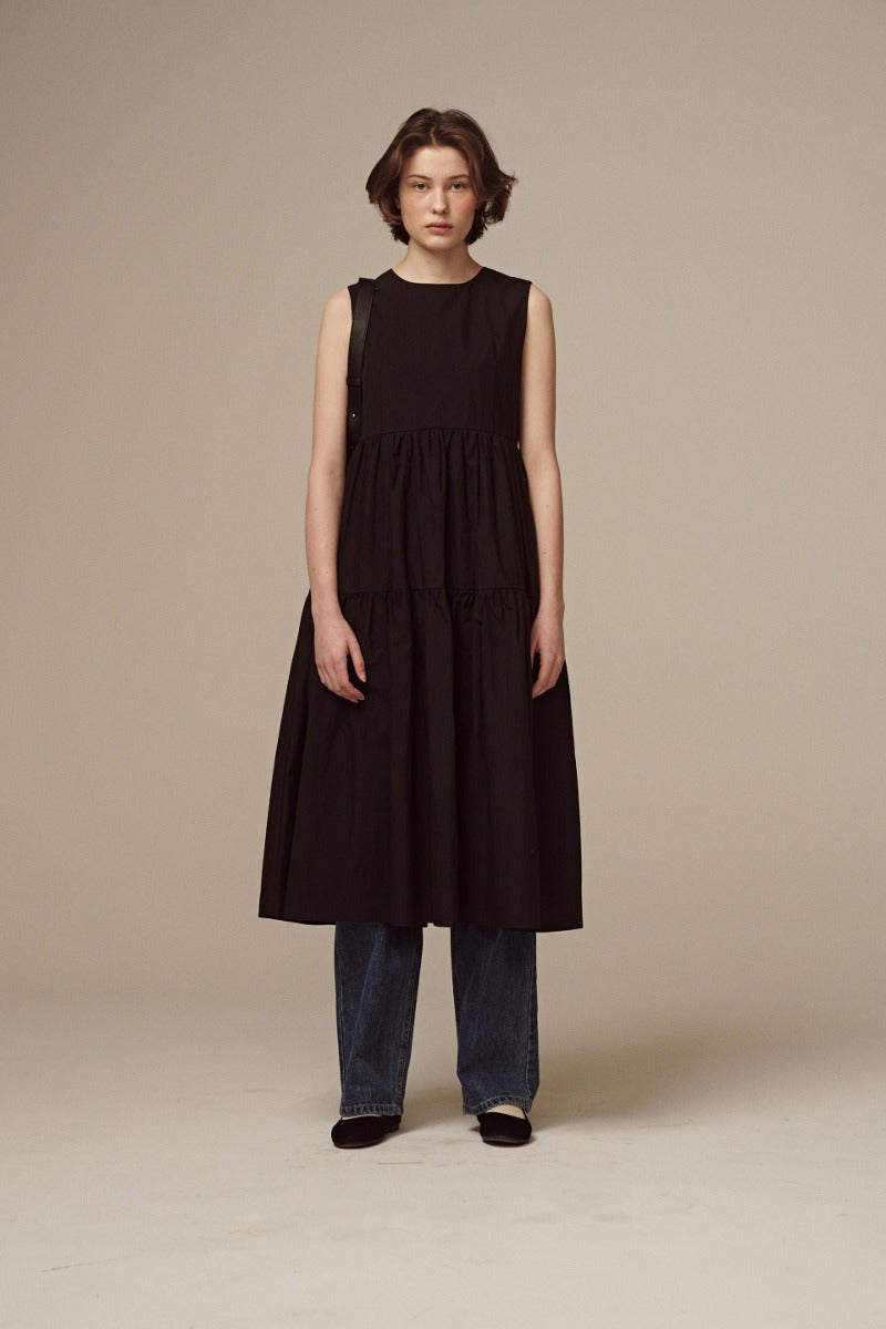 unlikelook-ss-25-rennes-shirring-sleeveless-maxi-long-dress-(black)