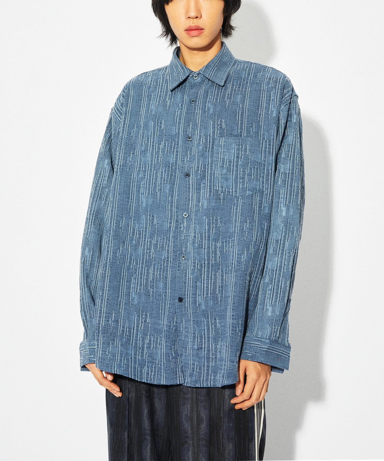 tonsil-ss-25-backpanel-colorblock-oversized-shirt-blue