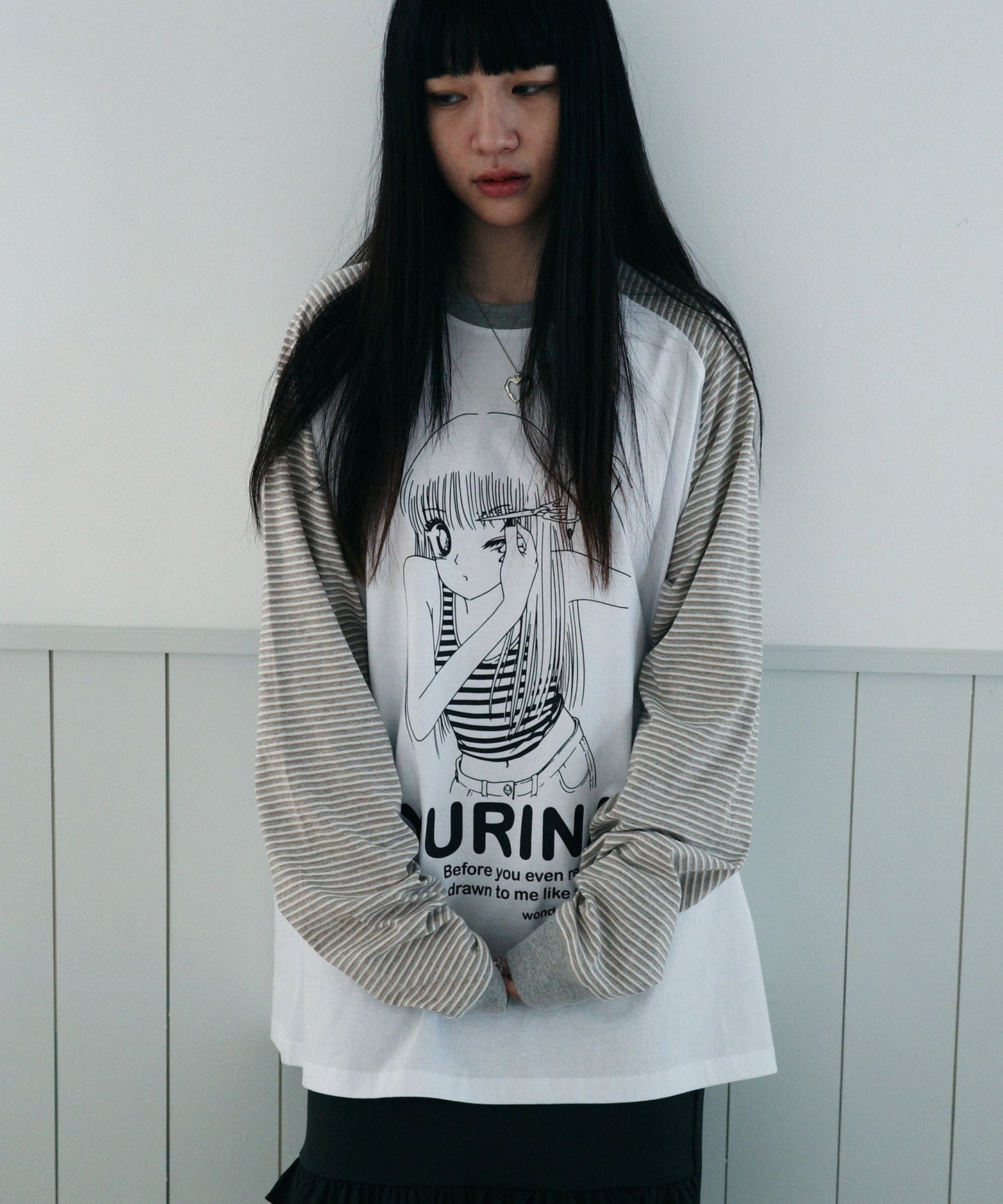 wonder-visitor-ss-25-yurina-raglan-lst-(white)