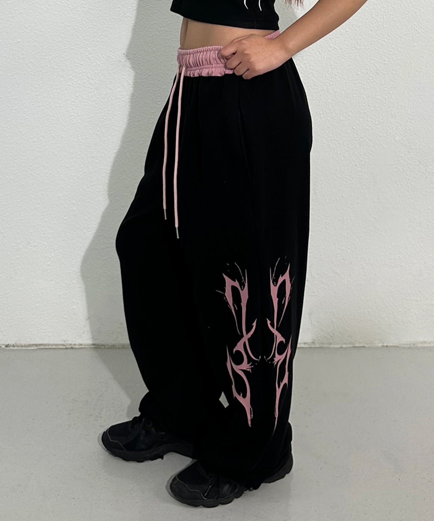 dxoh-fw-24-ob-color-scheme-thunder-logo-pants-black/pink