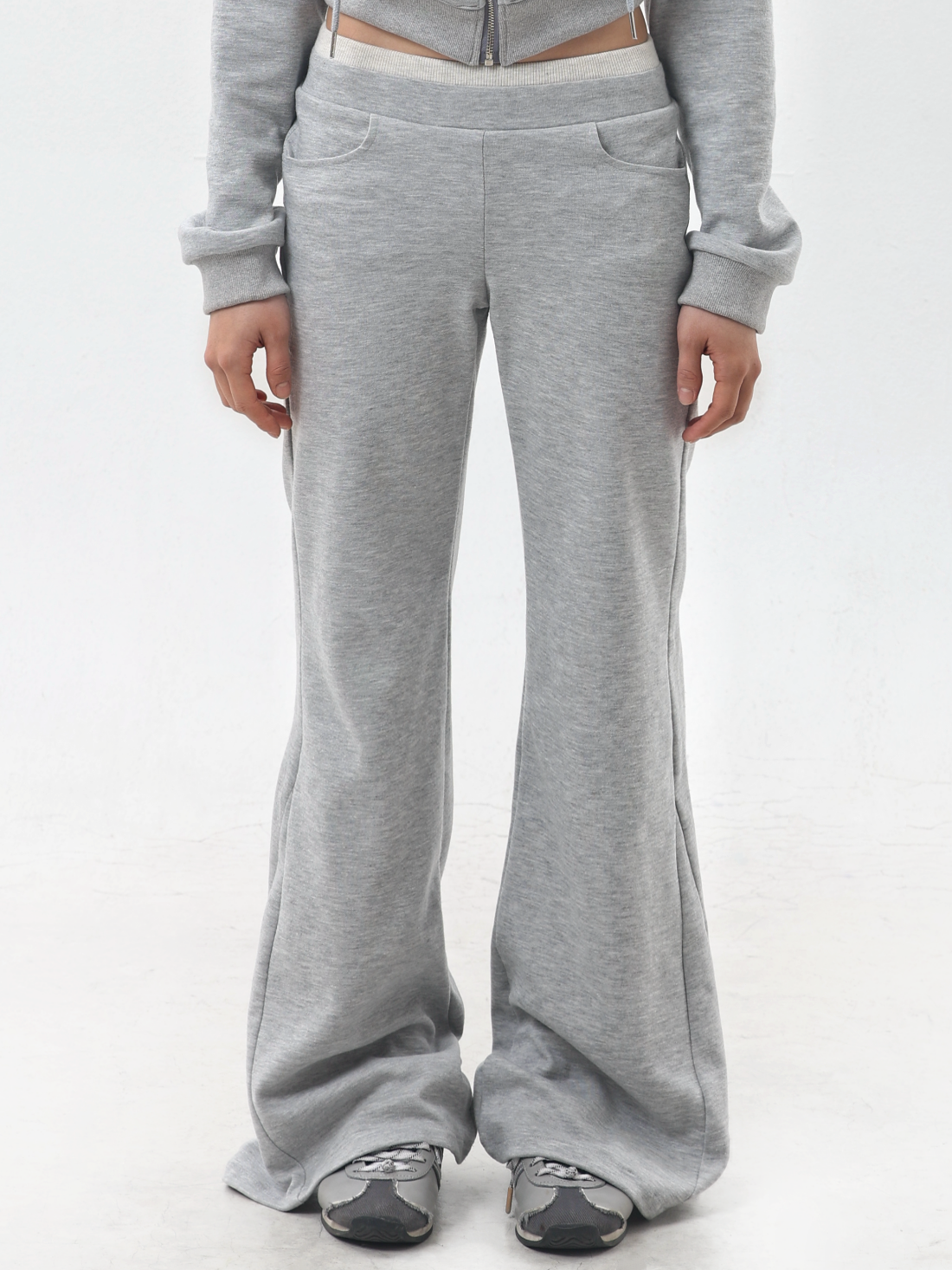 ownser-ss-25-ownser-ending-bootcut-sweatpants_gray