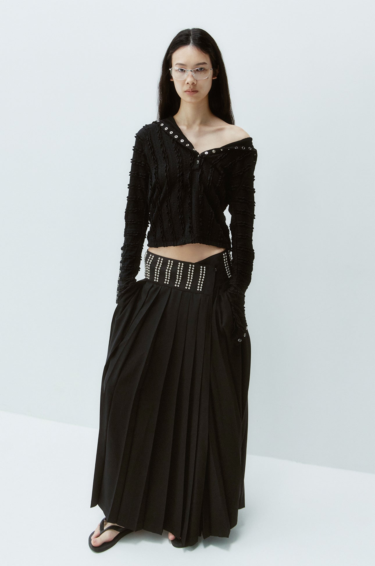 gimmetheyoung-ss-25-g_fully-studded-belt-skirt-/-black