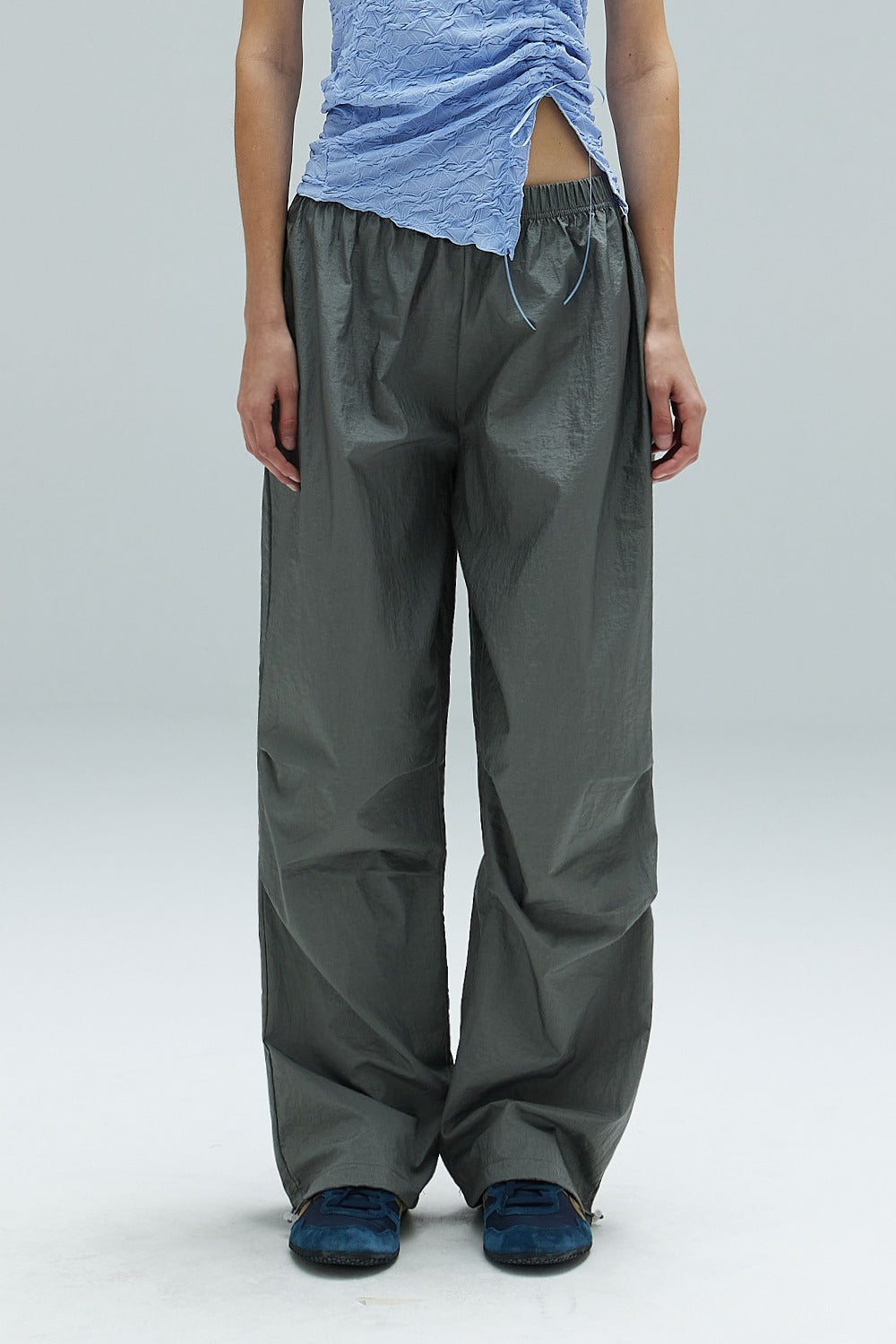 dearstalker-ss-24-zoe-glossy-parachute-pants-grey