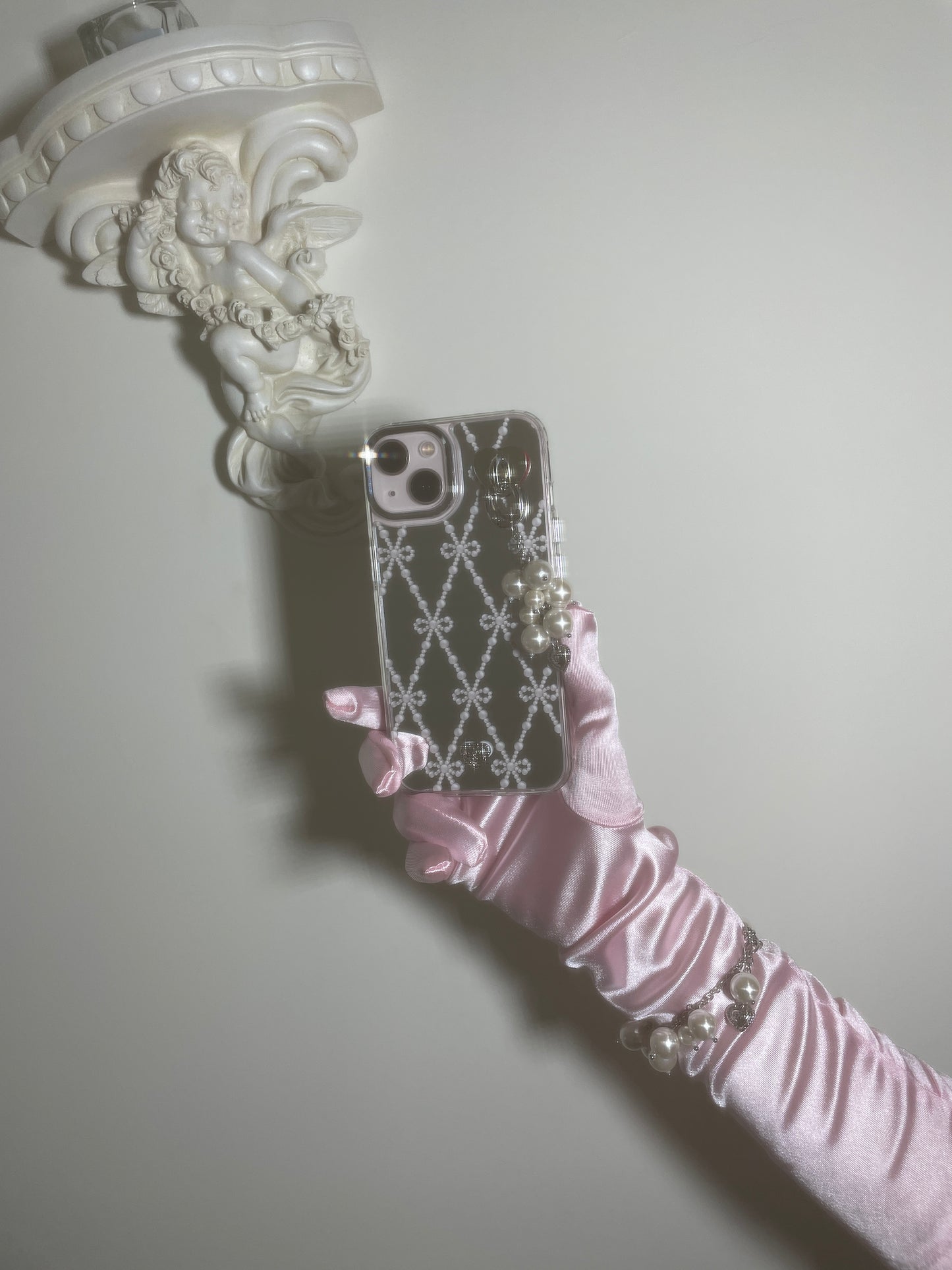 atta-seasonless-hold-me-tight-mirror-phonecase