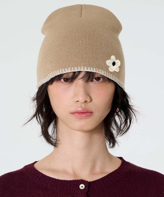 yahn-sisi-winter-24-blooming-crochet-beanie-beige