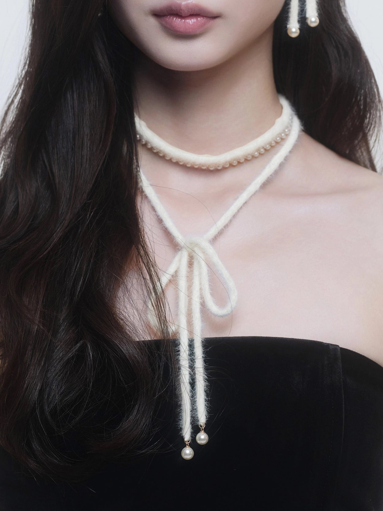 lolla-seasonless-winter-ribbon-necklace-(white)