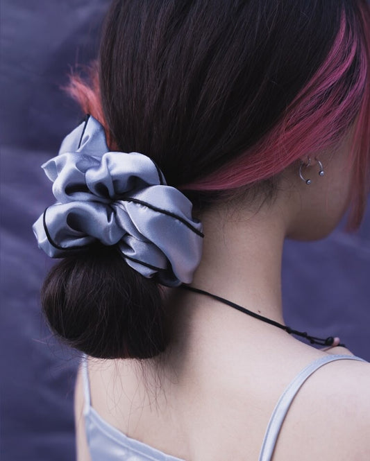 pincunomaru-seasonless-24-piping-scrunchie-silver