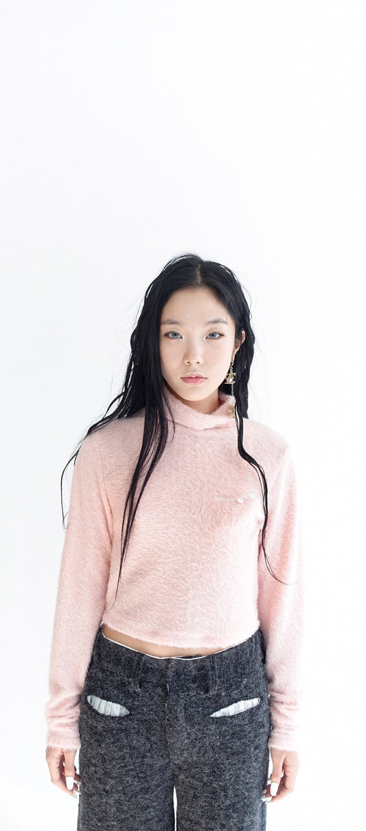 faerie-fw-24-(fa.er.ie)-fluffy-long-turtleneck-(pink)